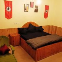 Двухместный (Двухместный номер с 1 кроватью и собственной ванной комнатой) хостела PerkUp Hostel, Касоль