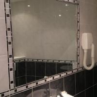 Трехместный (Стандартный трехместный номер) отеля H33 Hôtel, Ницца