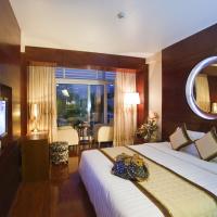 Семейный (Семейный номер с балконом) отеля Icon 36 Hotel - Hang Bong, Ханой