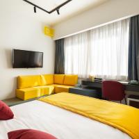 Трехместный (Полулюкс) отеля Colors Hotel Athens, Афины