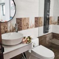 Двухместный (Двухместный номер Делюкс с 1 кроватью и балконом) отеля Cantona Hotel & Apartment, Дананг