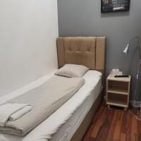 Одноместный (Одноместный номер с общей ванной комнатой (без окна)) хостела Mosebacke Hostel, Стокгольм