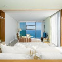 Апартаменты (Day Use offer (150 Minutes) - Extra charge for overnight stay) апартаментов Abogo Fusion Suite BeachFront Da Nang, Дананг