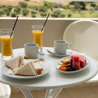 Семейный (Семейный номер с видом на сад) отеля Zoes Hotel, Фалираки