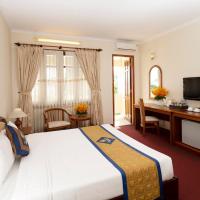 Двухместный (Улучшенный двухместный номер с 1 кроватью и видом на город) отеля Rex Hotel, Вунгтау