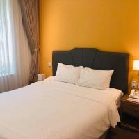 Двухместный (Улучшенный двухместный номер с 1 кроватью) отеля Vy House, Ханой