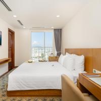 Двухместный (Улучшенный двухместный номер с 1 кроватью) отеля LAMANGA Hotel & Suites, Дананг