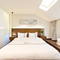 Двухместный (Skylight Double Room) отеля Xiao Yuan Alley Courtyard Hotel, Пекин