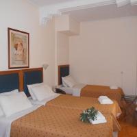 Трехместный (Трехместный номер) отеля Adam's Hotel, Афины