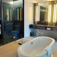 Студио (Номер-студио бизнес-класса) отеля Radisson Blu Hotel Chongqing Sha Ping Ba, Чунцин