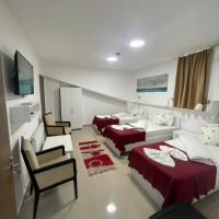 Трехместный (Улучшенный трехместный номер) хостела Hostel Tripoli, Бухарест