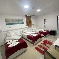 Трехместный (Улучшенный трехместный номер) хостела Hostel Tripoli, Бухарест