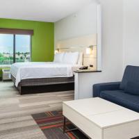 Сьюит (Single King Suite with Pull-out Sofa - Non Smoking) отеля Holiday Inn Express-International Drive, an IHG Hotel, Орландо