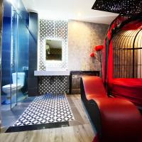 Сьюит (Люкс с кроватью размера «king-size») отеля Cozi 5 Hotel & Apartment, Хошимин