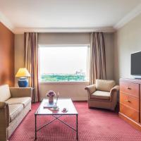 Сьюит (Представительский люкс с 1 двуспальной кроватью) отеля Pullman Bucharest World Trade Center, Бухарест