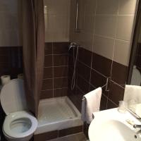 Трехместный (Трехместный номер) отеля Hipotel Paris Voltaire Bastille, Париж