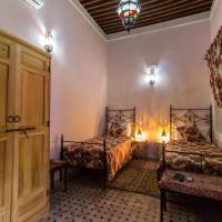 Трехместный (Трехместный с ванной комнатой) гостевого дома Riad Taryana, Фес