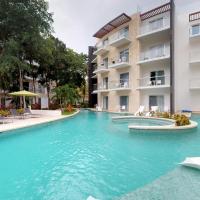 Сьюит (Люкс с кроватью размера «king-size» и видом на бассейн) отеля The Fives Beach Hotel & Residences, Плая-дель-Кармен