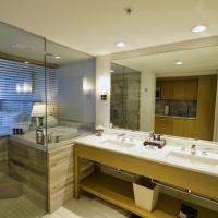 Студио (Номер-студия Делюкс) отеля Real Select at The Ritz-Carlton Residences, Waikiki Beach, Гонолулу