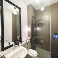 Четырехместный (Четырехместный номер) отеля Miss Sophie's, Прага