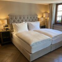 Двухместный (Улучшенный двухместный номер с 1 кроватью) отеля Weisses Rössl Hotel with terrace, Инсбрук