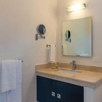 Двухместный (Улучшенный двухместный номер с 1 кроватью) отеля Villa Palmeras, Канкун