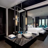 Сьюит (Клубный люкс с террасой с панорамным видом на океан) курортного отеля InterContinental Pattaya Resort, Паттайя