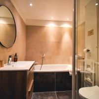 Двухместный (Номер Делюкс с кроватью размера «queen-size») отеля Hôtel Azur, Реймс