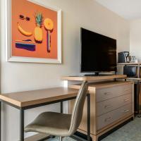 Двухместный (Queen Room with Two Queen Beds - Mobility Access Tub) курортного отеля Holiday Inn Orlando – Disney Springs™ Area, an IHG Hotel, Орландо