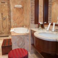 Сьюит (Queen Suite Garden View) отеля Hotel Grande Albergo Delle Rose - Casino Rodos, Родос