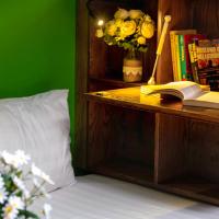 Номер (Кровать в общем 6-местном номере для мужчин и женщин) хостела Little Charm Hanoi Hostel - Homestay, Ханой