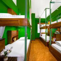 Номер (Кровать в общем 6-местном номере для женщин) хостела Little Charm Hanoi Hostel - Homestay, Ханой