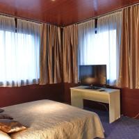 Сьюит (Улучшенный люкс) отеля Hotel Slavija Garni, Белград