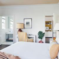 Сьюит (Классический люкс с кроватью размера "king-size") отеля The Betsy Hotel, South Beach, Майами-Бич