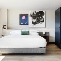 Четырехместный (Essential King Room) отеля Kimpton Banneker Hotel, an IHG Hotel, Вашингтон