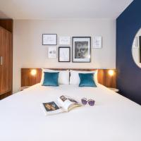 Семейный (Два номера расположены рядом друг с другом.) отеля Holiday Inn Paris Montparnasse Pasteur, Париж