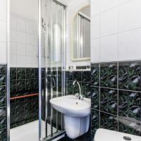 Двухместный (Small Double Room with Small Bathroom (Parking view)) отеля Hotel Helios, Закопане