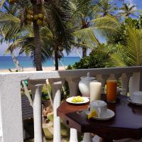 Двухместный (Номер с кроватью размера «king-size» и видом на море) отеля Hotel Suite Lanka, Хиккадува