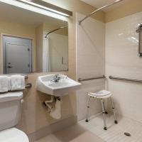 Двухместный (Номер с кроватью размера «king-size» и безбарьерной душевой - Подходит для гостей с ограниченными физическими возможностями / Для некурящих) отеля Comfort Inn & Suites North Dallas-Addison, Даллас