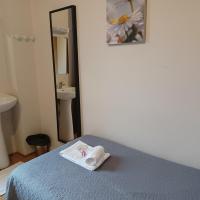 Одноместный (Одноместный номер с общей ванной комнатой) отеля Hôtel Patricia, Страсбург