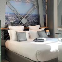 Двухместный (Double Room Tour Eiffel with Jacuzzi) отеля Hotel Design Secret de Paris, Париж