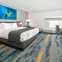 Двухместный (Номер "Премьер" с кроватью размера "king-size" - Для некурящих) отеля La Quinta Inn & Suites by Wyndham Dallas/Fairpark, Даллас