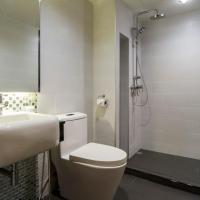 Одноместный (Улучшенный одноместный номер (без окна)) отеля Eleven Avenue Suites Bangkok, Бангкок