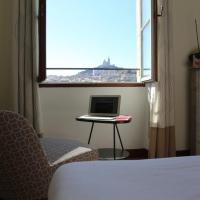 Двухместный (Superior Double Room with Old Port View) отеля Hôtel Belle-Vue, Марсель