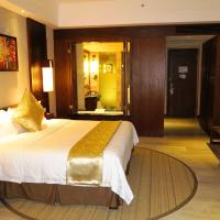 Двухместный (Улучшенный двухместный номер с 2 отдельными кроватями) курортного отеля Crowne Plaza Danang, Дананг