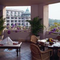 Сьюит (Turret Suite with Kitchenette, BMW Airport Transfers & Cocktail hours) отеля The Leela Palace Bangalore, Бангалор