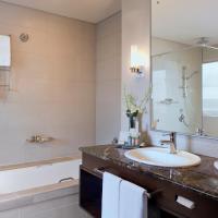 Сьюит (Клубный люкс «Ротана Премиум») отеля Media Rotana Dubai, Дубай