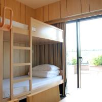 Номер (Four person family room) курортного отеля Noah's Ark Resort, Гонконг (город)