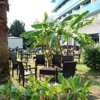 Двухместный (Двухместный номер с 1 кроватью или 2 отдельными кроватями, вид на сад (для 2 взрослых и 1 ребенка)) курортного отеля Calypso Beach, Фалираки