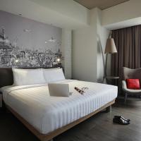 Двухместный (Привилегированный двухместный номер с 1 кроватью) отеля Mercure Jakarta Simatupang, Джакарта